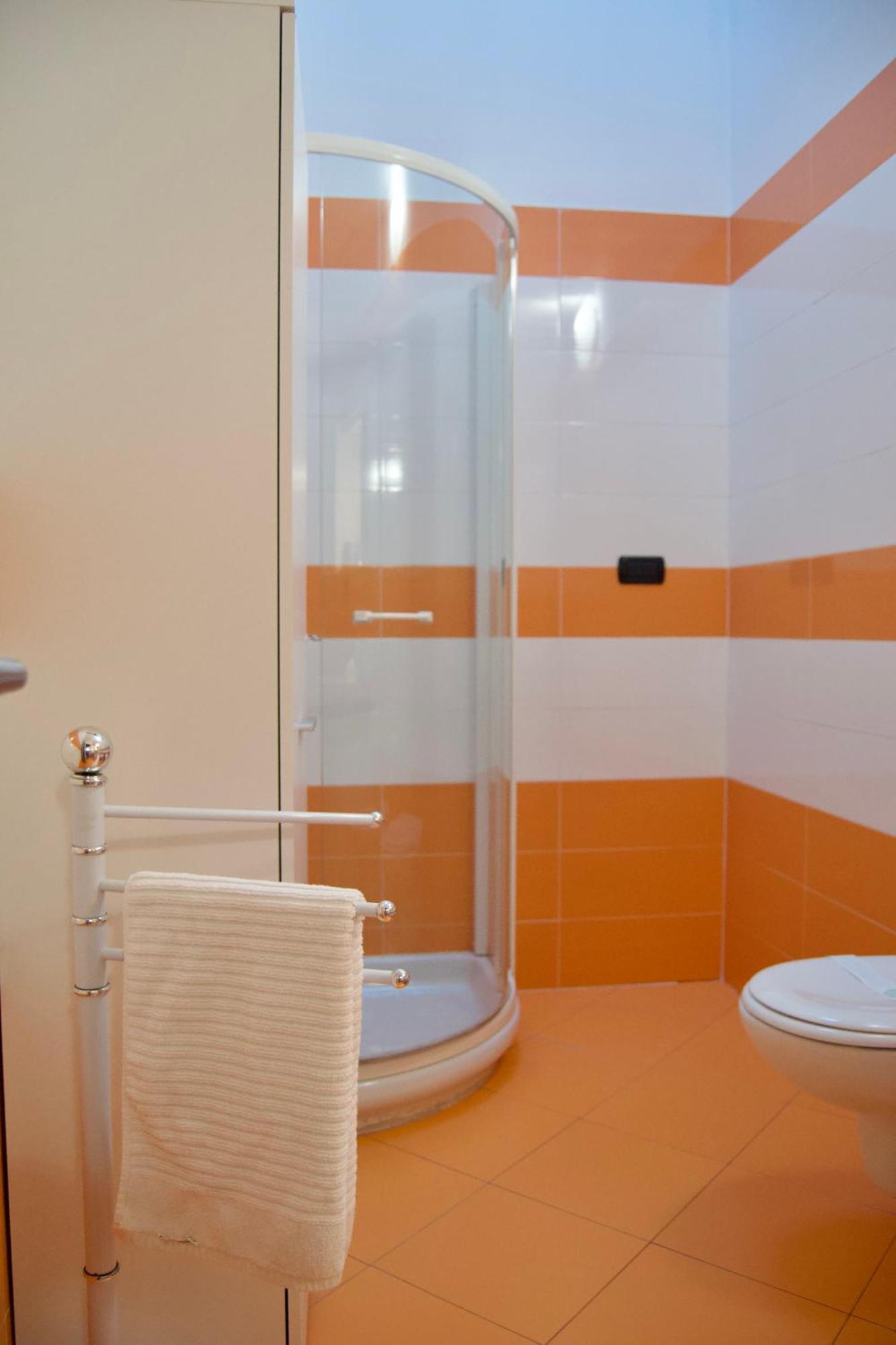 Casa Viola, Deliziosa Mansarda In Centro Storico Apartment Модена Екстериор снимка
