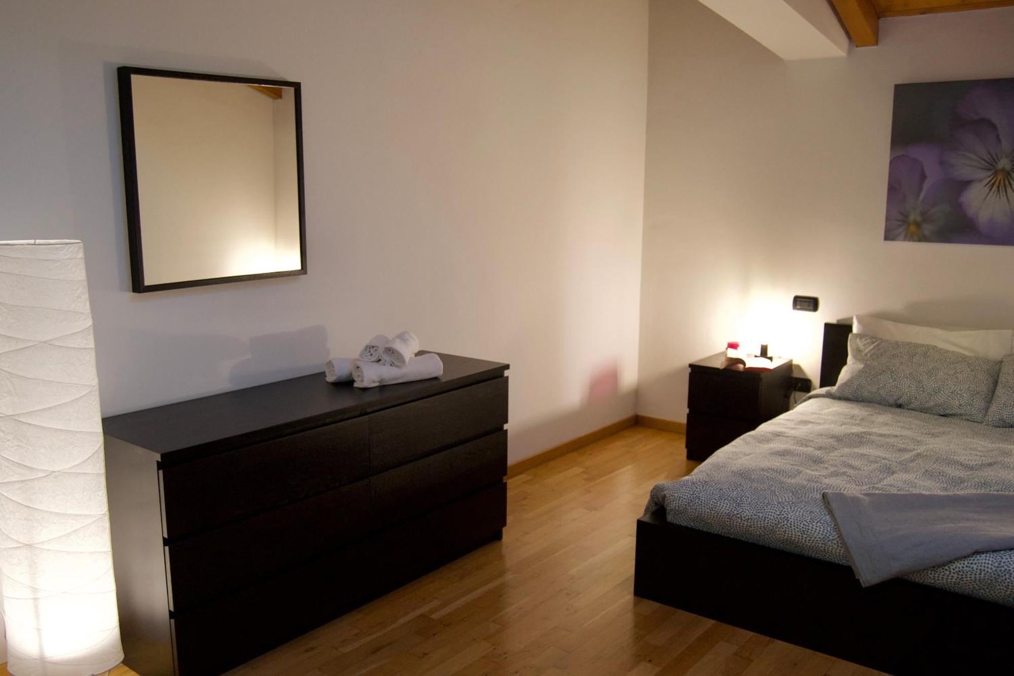 Casa Viola, Deliziosa Mansarda In Centro Storico Apartment Модена Екстериор снимка