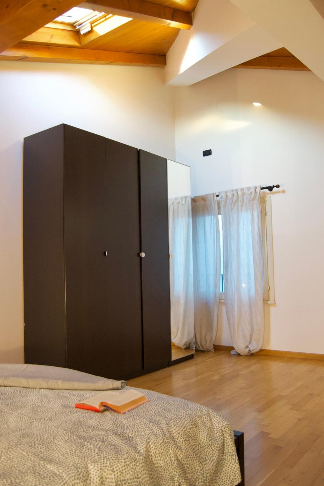 Casa Viola, Deliziosa Mansarda In Centro Storico Apartment Модена Екстериор снимка